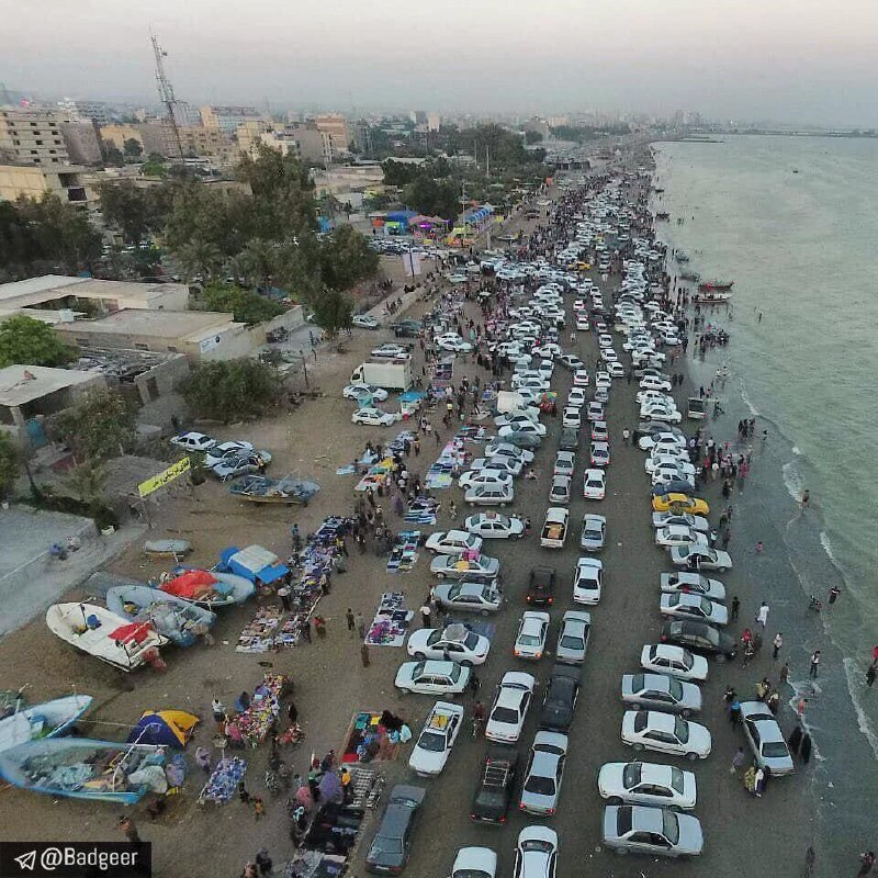 ساحل بندرعباس-نوروز۹۷-ما ایرانیان کسانی هستیم که از هر فرصتی تهدید و از هر جای خالی ای پارکینگ می‌سازیم