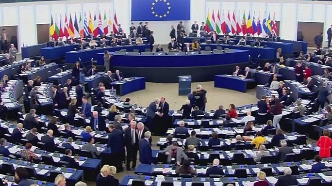تصویب اعطای شخصیت حقوقی به ربات‌ها در پارلمان اروپا