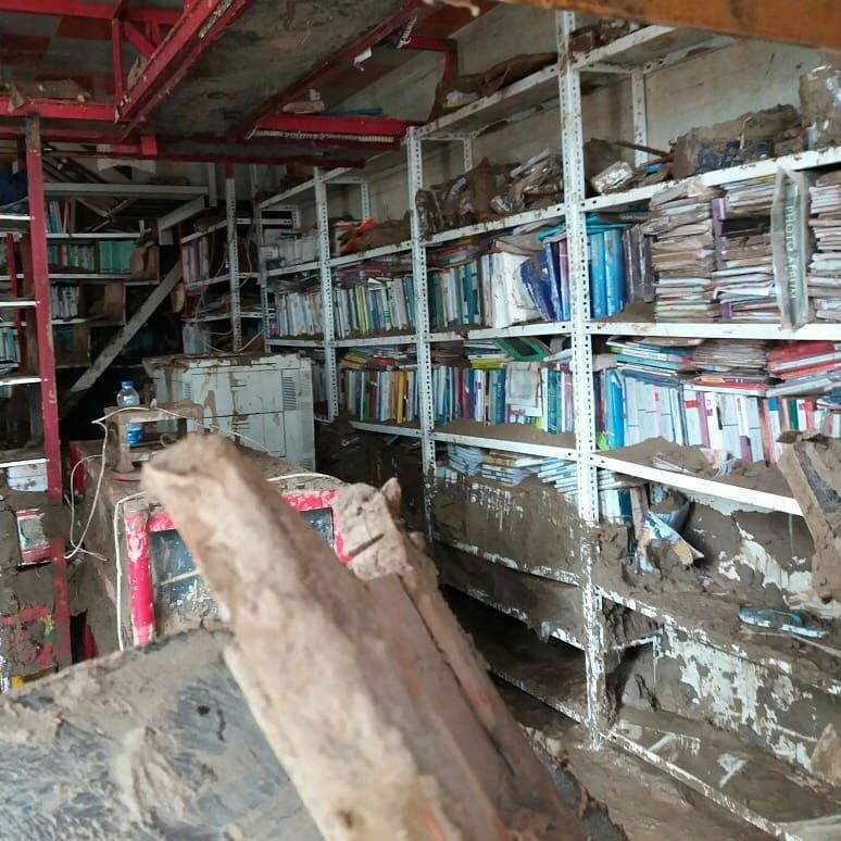 🔺 وضعیت یک کتابفروشی در پلدختر پس از سیل اخیر.. 🇮🇷
