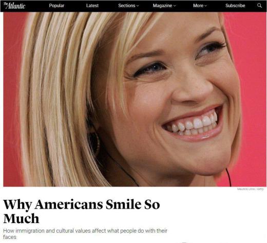 آمریکایی‌ها بعلت حضور مهاجران (فرهنگ و نژادهای متفاوت) از ارتباط‌های غیر کلامی نظیر لبخند بسیار استفاده میکنند