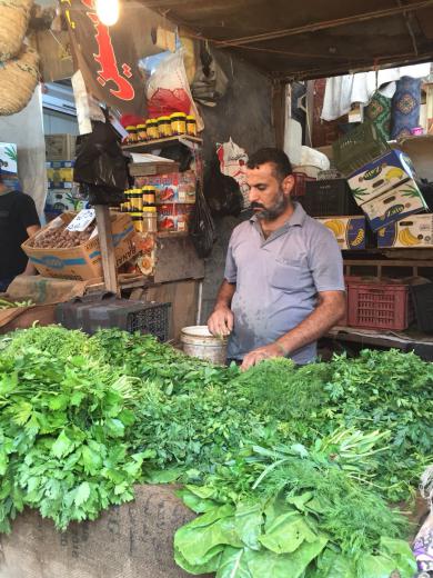 عراقی‌ها کنار خیلی از غذاهاشون سبزی میخورن