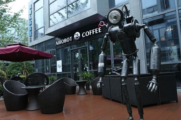 🍮ورود هوش مصنوعی به کافه‌های شانگهای!