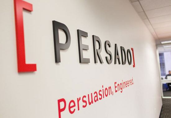 این سرویس هوش مصنوعی (Persado) برای کمپین‌های تبلیغاتی شعار طراحی کرده و برای هدف گرفتن مشتریان، پیام‌های اختصاصی تولید کند و آنها