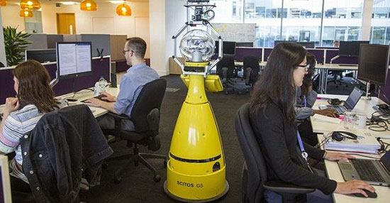 ربات Betty یک روبات هوشمند است که در حال حاضر به صورت آزمایشی نقش مسئول دفتر را در انگلستان ایفا می‌کند و این سیستم تا به امروز ثا