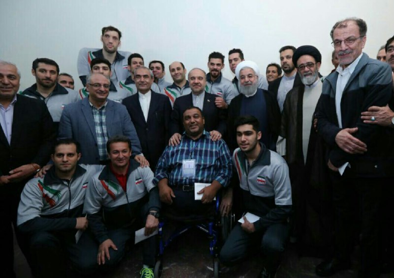 💠🔹 اعضای تیم ملی والیبال نشسته ایران بلافاصله پس از قهرمانی مقتدرانه در رقابتهای جهانی تبریز، با رئیس جمهوری دیدار کردند …