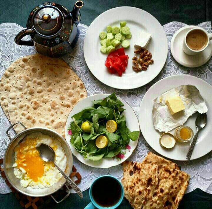 سلام. بوی صبحانه می‌آید. عطرچایی