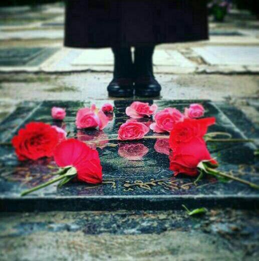 پنجشنبه است. و به رسم هر پنجشنبه …. ثانیه هایمان بوی دلتنگی میدهد