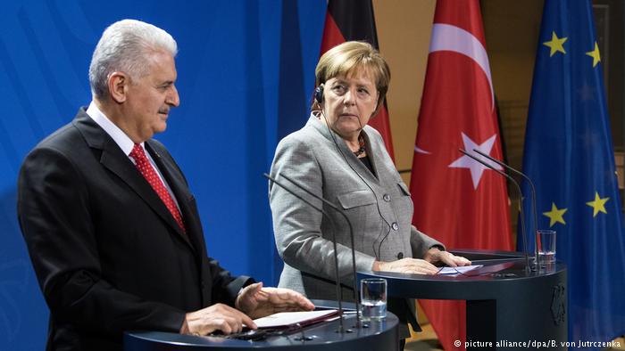 در کنفرانس خبری با بینالی نخست وزیر: موانع زیادی بر سر راه عادی سازی روابط با وجود دارد …Chancellor Angela Merkel sees hurdles in 