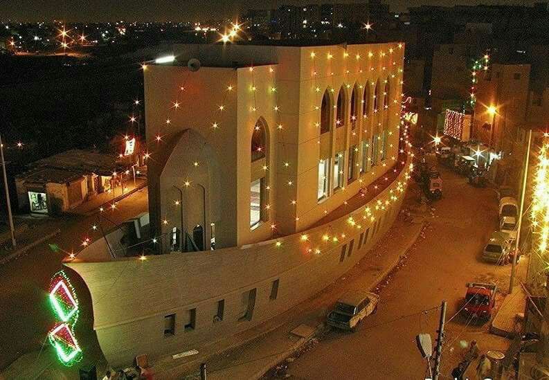 boat shaped mosque in Karachi