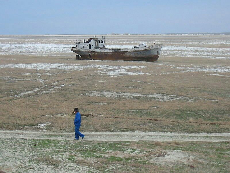 نود درصد دریاچه آرال ازبکستان یکی از چهار دریاچه بزرگ جهان خشک شده است