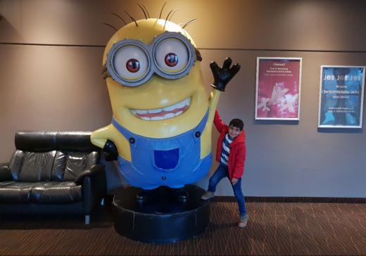 امروز پدر و پسر باهم رفتیم سینما