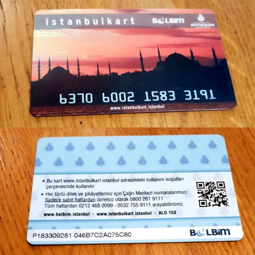 شما با خرید یک IstanbulCard میتونید علاوه بر استفاده از تمام شبکه حمل و نقل شهری، از شبکه E-bike و ده‌ها سرویس شهری دیگر هم استفاد