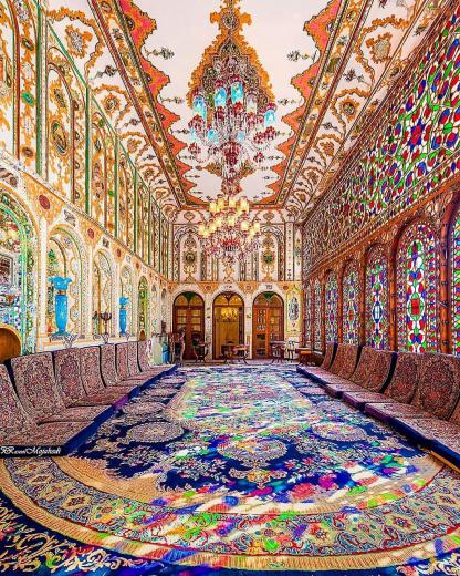 ‏نمایی زیبا و دلنشین از خانه تاریخی ملاباشی در اصفهان (ملاباشی منجم ناصرالدین شاه بوده) …