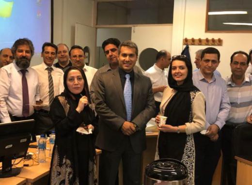 امروز، عکس یادگاری با بچه‌های دوره دکترا، دانشگاه تهران، کلاس دکتر همایون