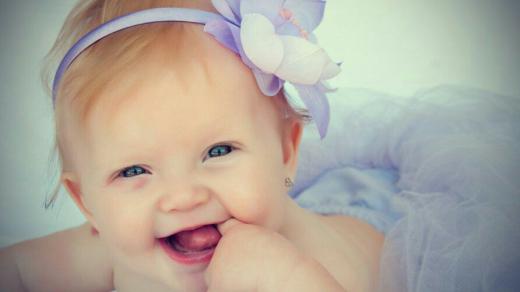 خدا خندید … دختر آفریده شد 🌸🌸🌸.. لبخند زیبای خدا روزت مبارک.. سلام صبح زیبای شما به خیر