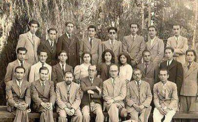📸 عکسی از ورود اولین خانم‌های ایرانی به دانشگاه تهران درسال ۱۳۲۵ (۱۹۴۶ میلادی) باحضور استاد ملک‌الشعراء بهار!