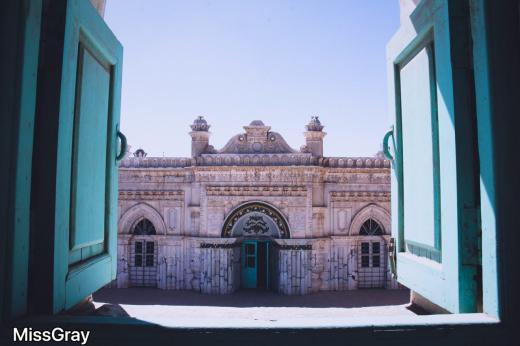 مسجد هندیها و یا مسجد رنگونیها که در سال۱۳۰۰ برای کارگران هندی و پاکستانی در آبادان ساخته شده