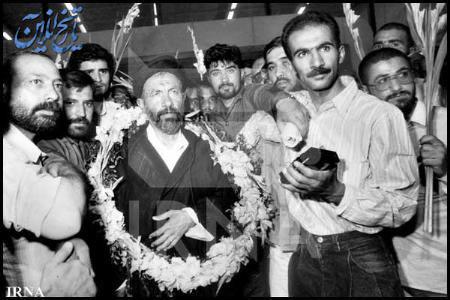 مرداد ۱۳۶۹/ ایران/ آزاده مرحوم سید علی اکبر ابوترابی نماینده تهران در مجلس چهارم و پنجم که به سبب تحمل اسارت در جریان جنگ ایران و 