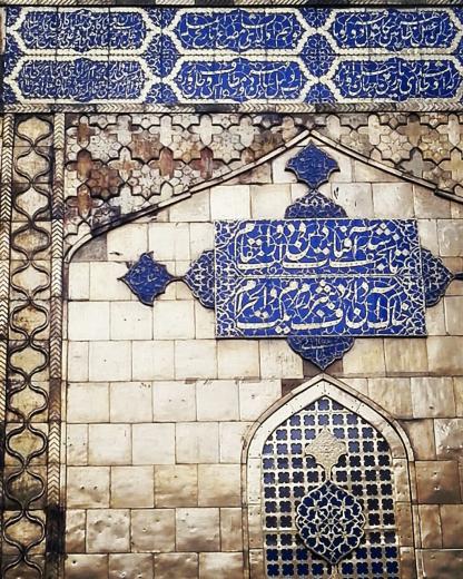‏تا نجف شد آفتاب دین و دولت را مقام. خاک او دارد شرف بر زمزم بیت الحرام